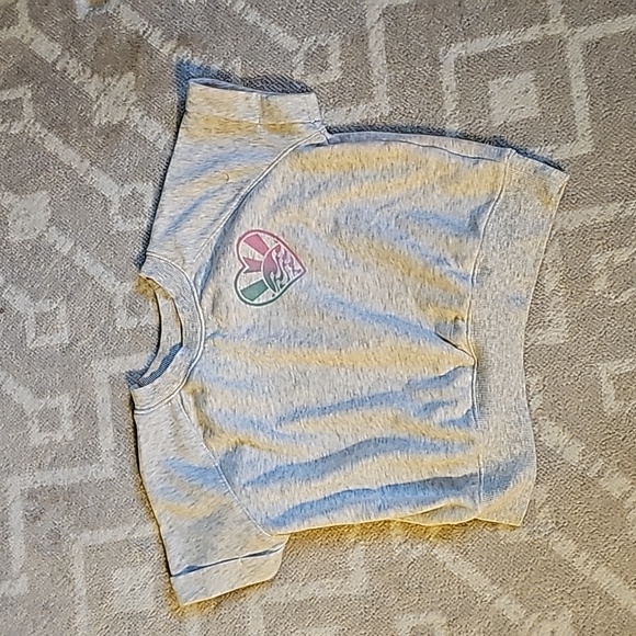 Old Navy girls French Terry cuffed Tee - Picture 2 of 3